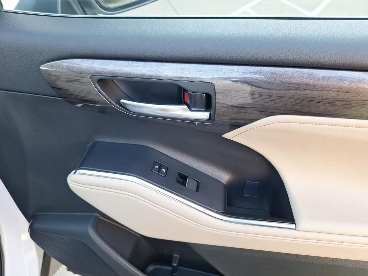 2023 Toyota Highlander L Hurst TX