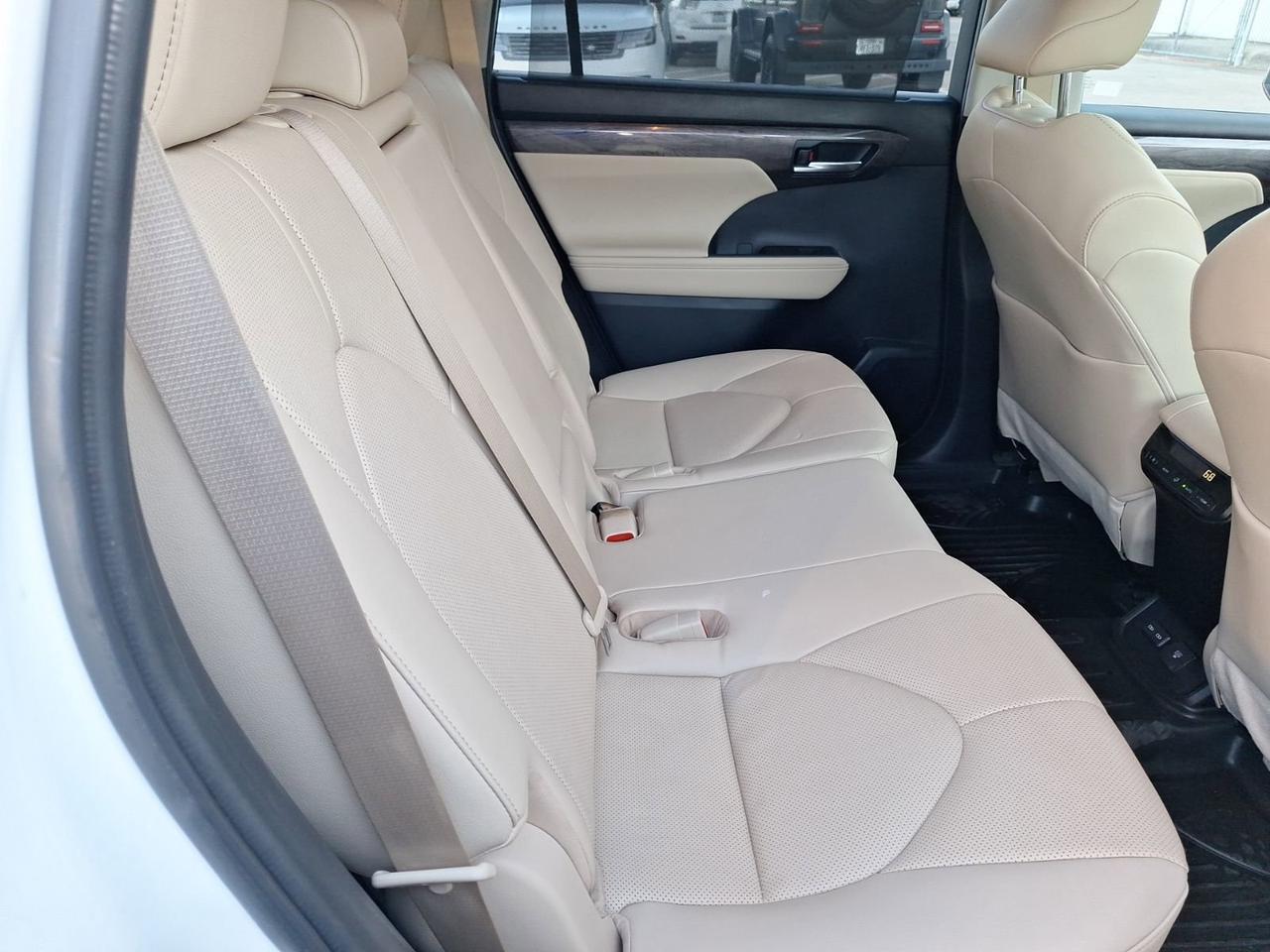 2023 Toyota Highlander L Hurst TX