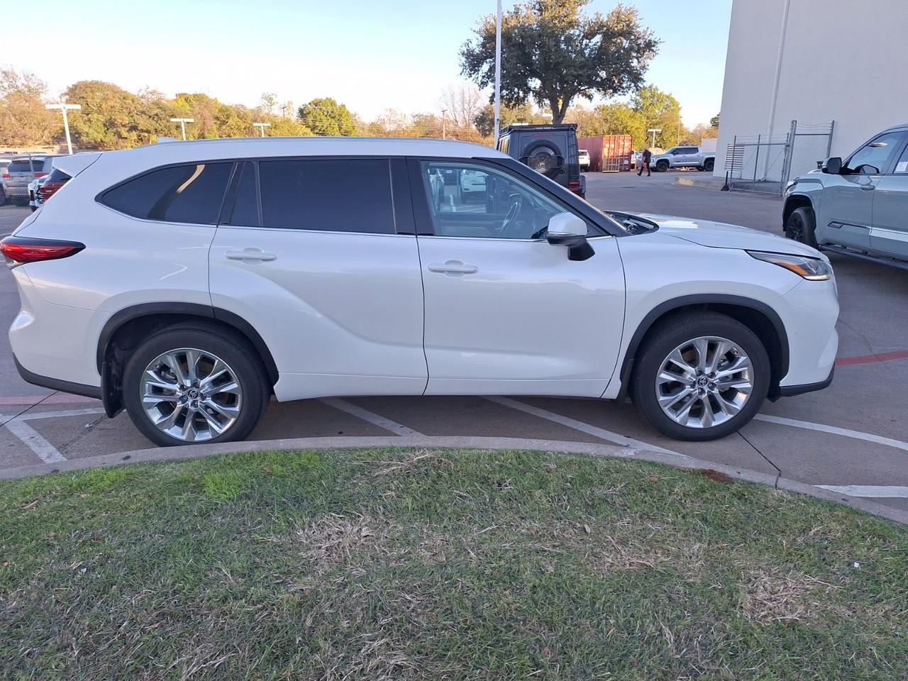 2023 Toyota Highlander L Hurst TX
