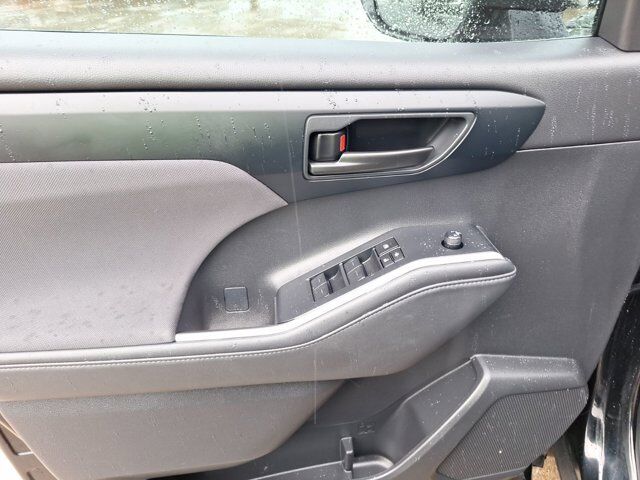 2023 Toyota Highlander L Hurst TX