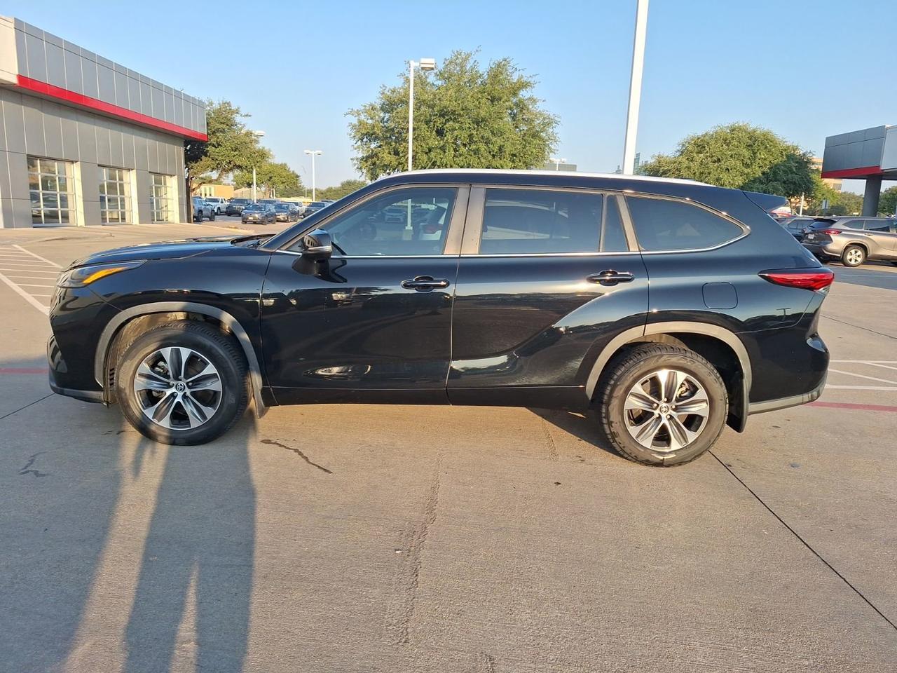 2023 Toyota Highlander L Hurst TX