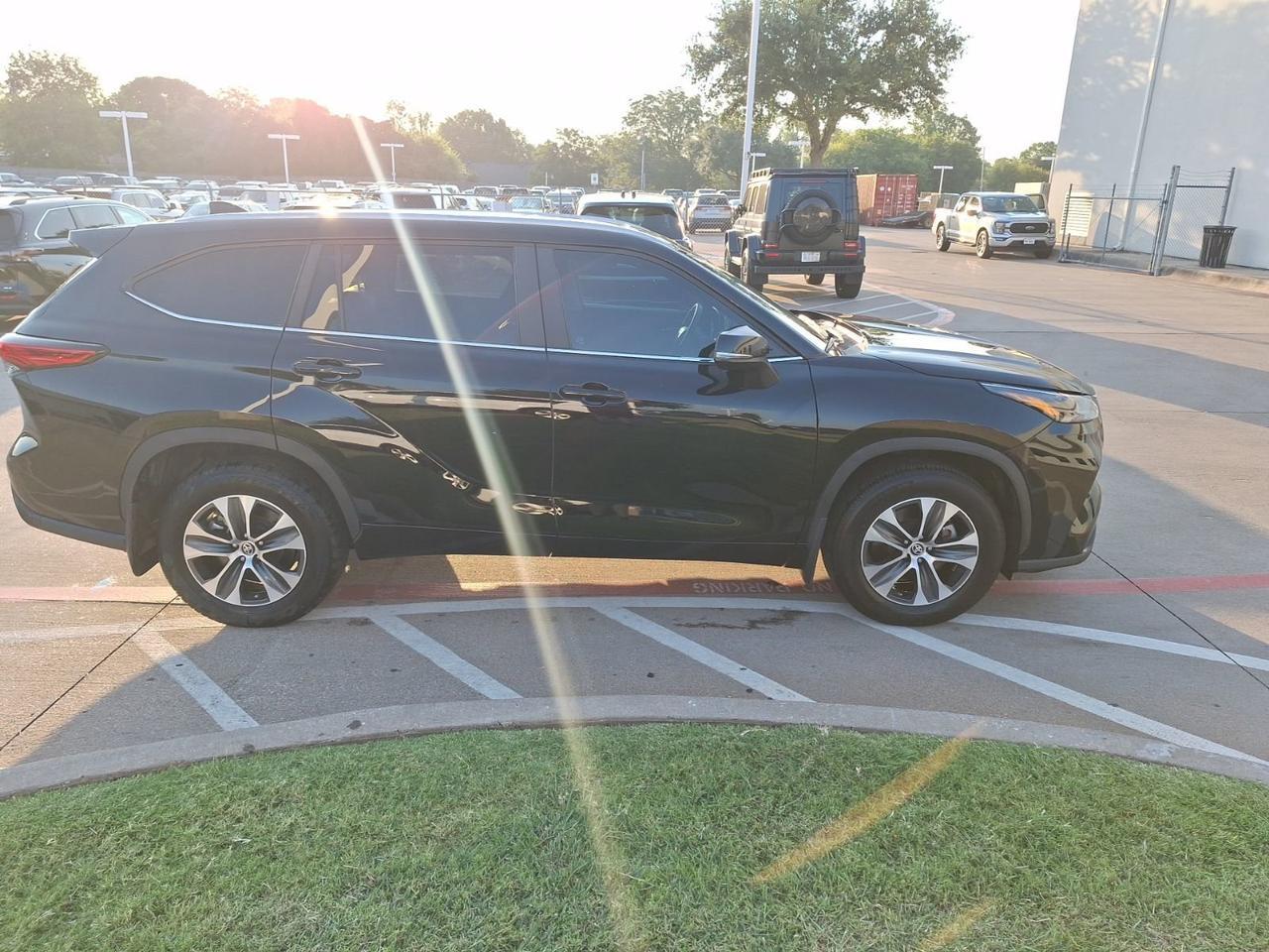 2023 Toyota Highlander L Hurst TX