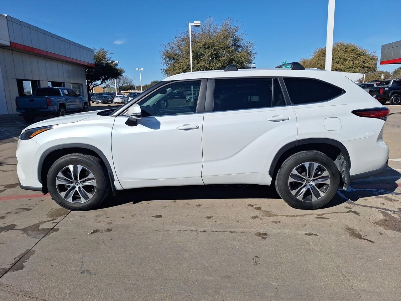2023 Toyota Highlander L Hurst TX