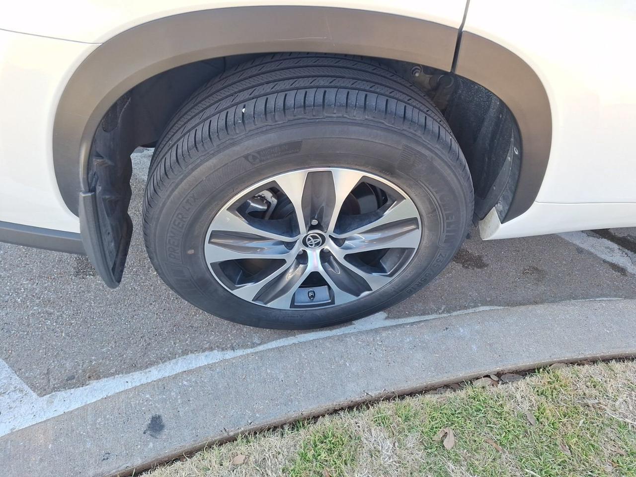 2023 Toyota Highlander L Hurst TX