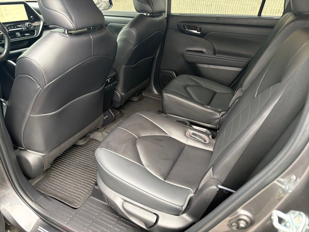 2023 Toyota Highlander L Cooperstown NY