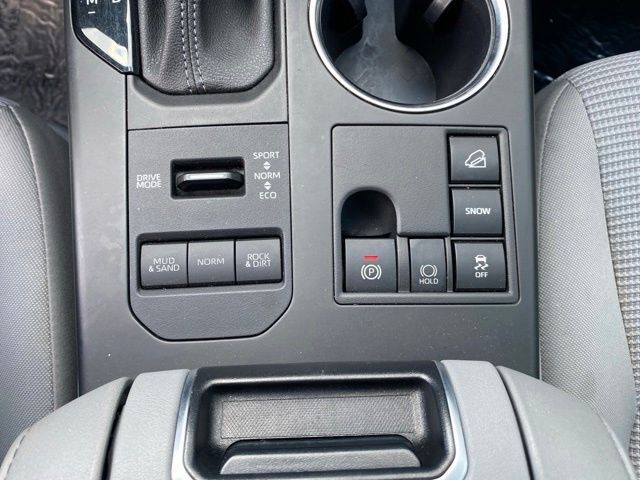 2023 Toyota Highlander L - Photo 18