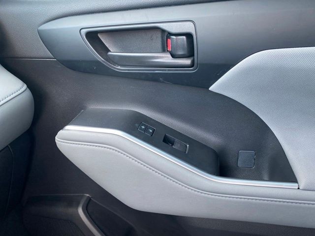 2023 Toyota Highlander L - Photo 20