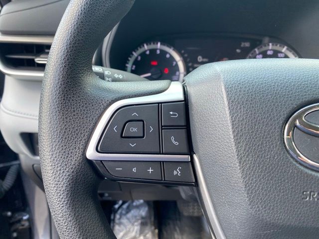 2023 Toyota Highlander L - Photo 12