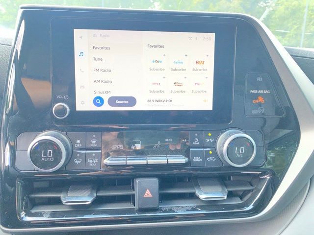 2023 Toyota Highlander L - Photo 16