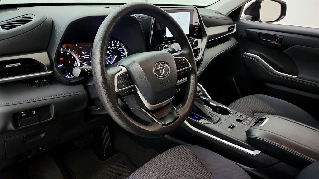 2023 Toyota Highlander L Laurel MD