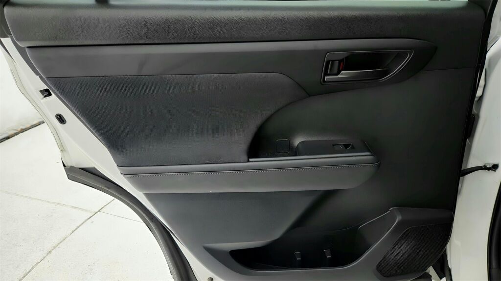 2023 Toyota Highlander L Laurel MD