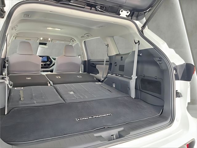 2023 Toyota Highlander LE Carrollton TX