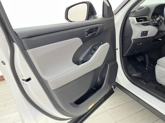 2023 Toyota Highlander LE Carrollton TX