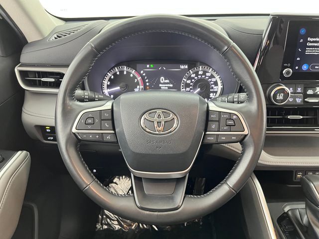 2023 Toyota Highlander LE Carrollton TX