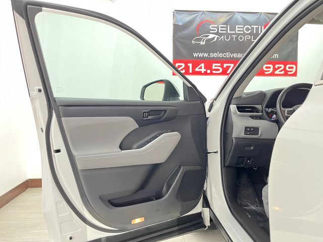 2023 Toyota Highlander LE Carrollton TX