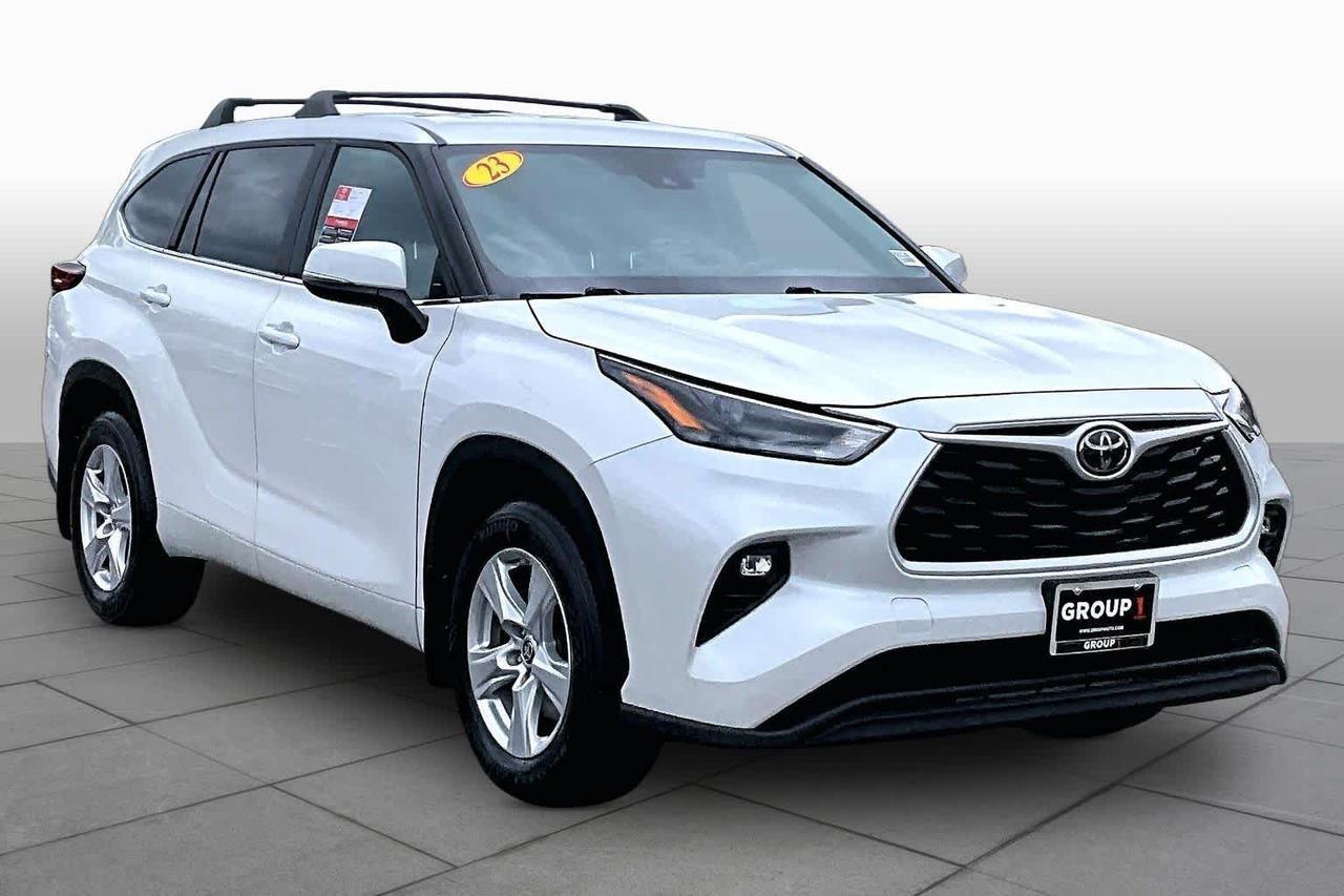 2023 Toyota Highlander LE