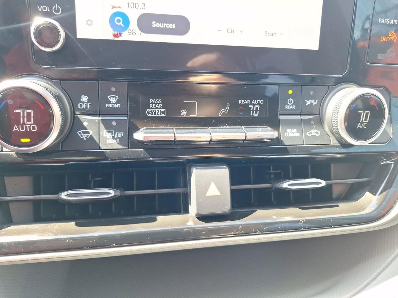 2023 Toyota Highlander LE Hurst TX