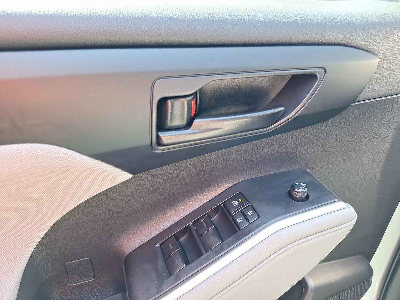 2023 Toyota Highlander LE Hurst TX