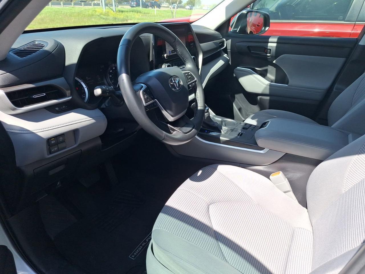 2023 Toyota Highlander LE Hurst TX