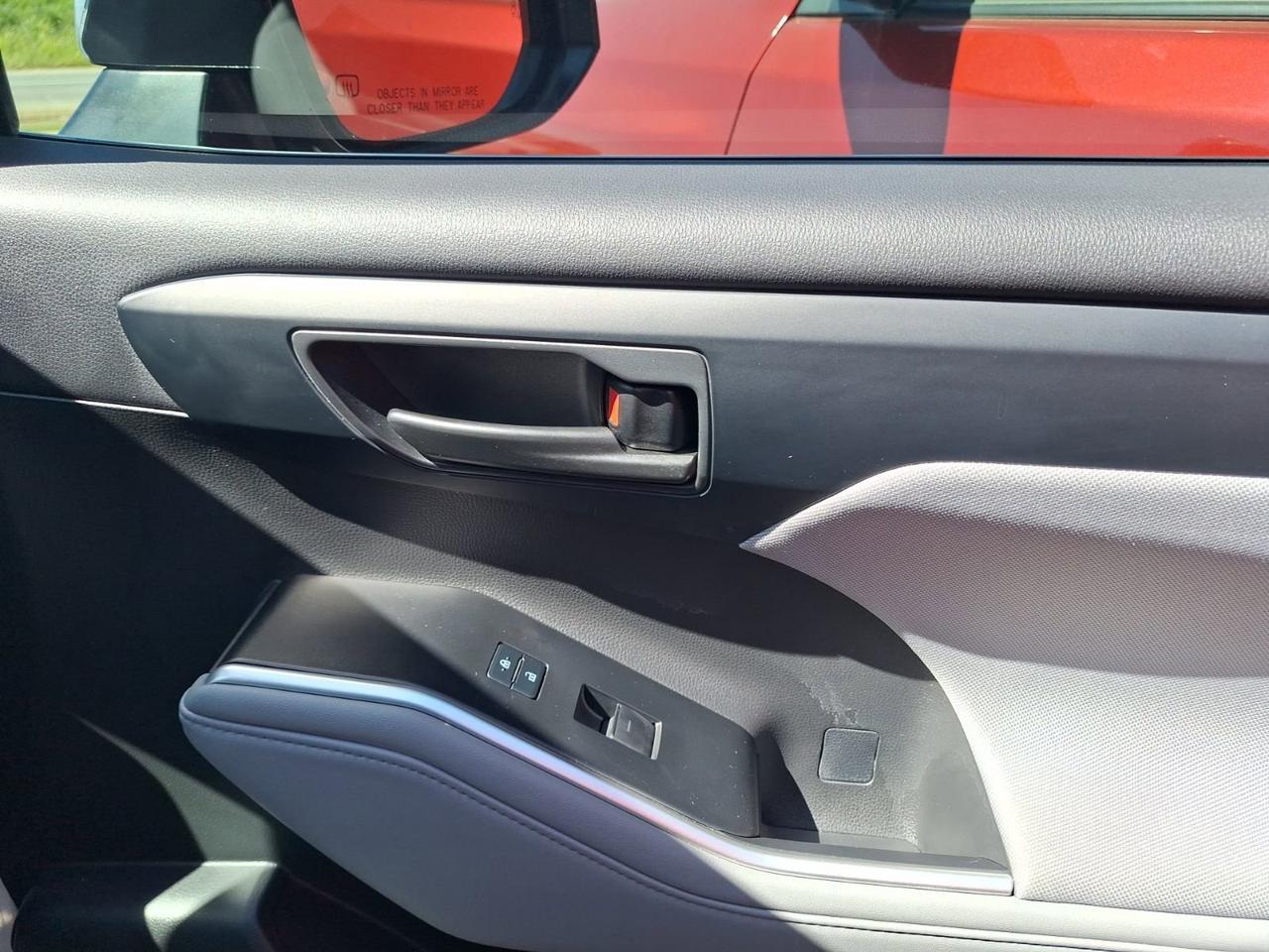 2023 Toyota Highlander LE Hurst TX