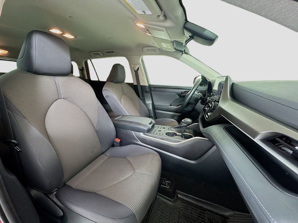 2023 Toyota Highlander LE Kennewick WA