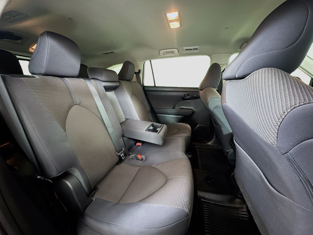 2023 Toyota Highlander LE Kennewick WA