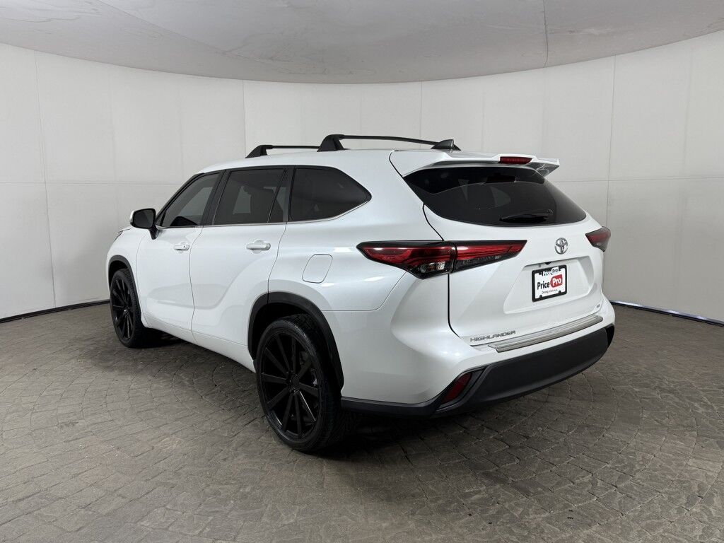 2023 Toyota Highlander LE Maumee OH