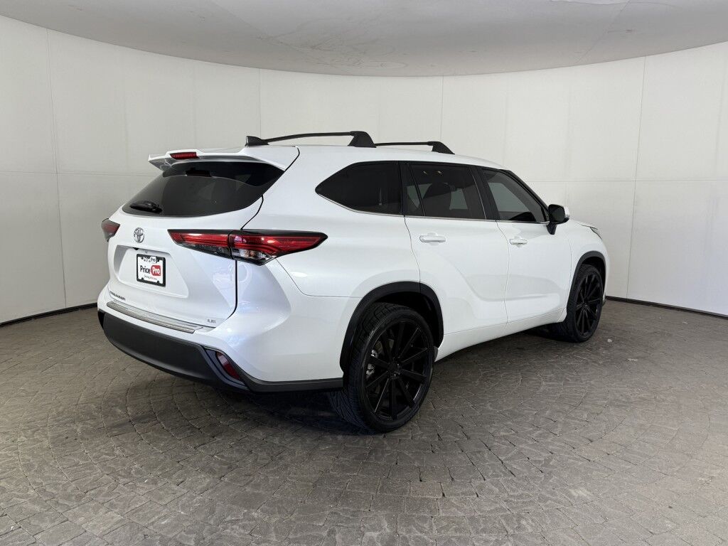 2023 Toyota Highlander LE Maumee OH