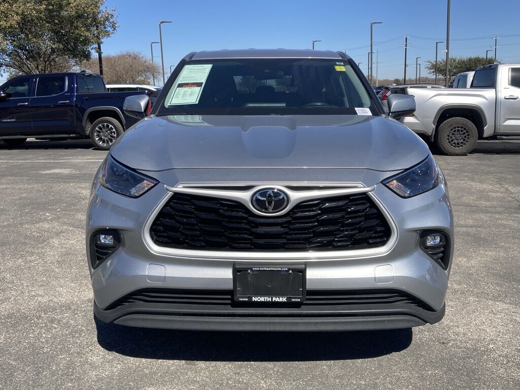 2023 Toyota Highlander LE
