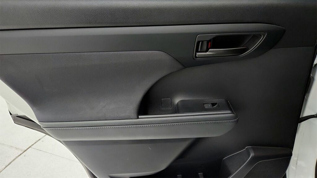 2023 Toyota Highlander LE Laurel MD