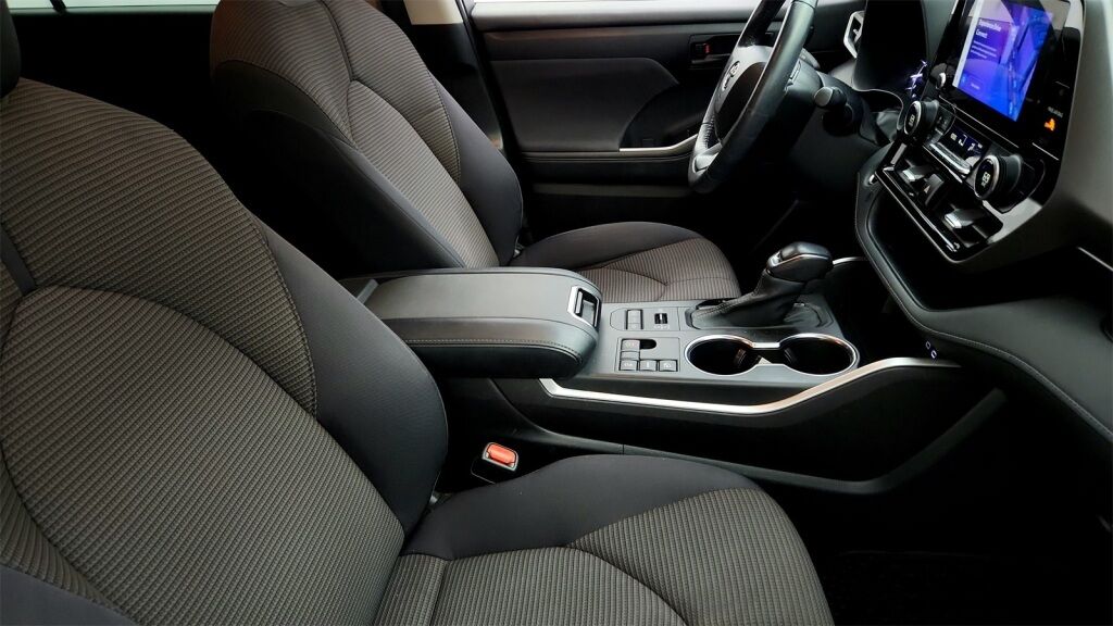 2023 Toyota Highlander LE Laurel MD