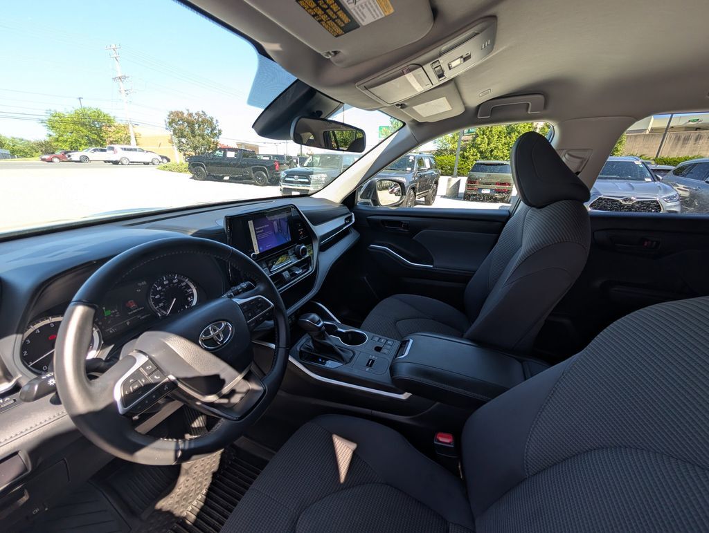 2023 Toyota Highlander LE Cockeysville MD