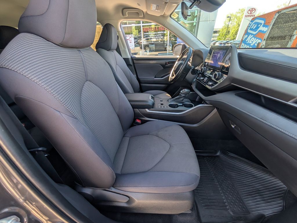 2023 Toyota Highlander LE Cockeysville MD