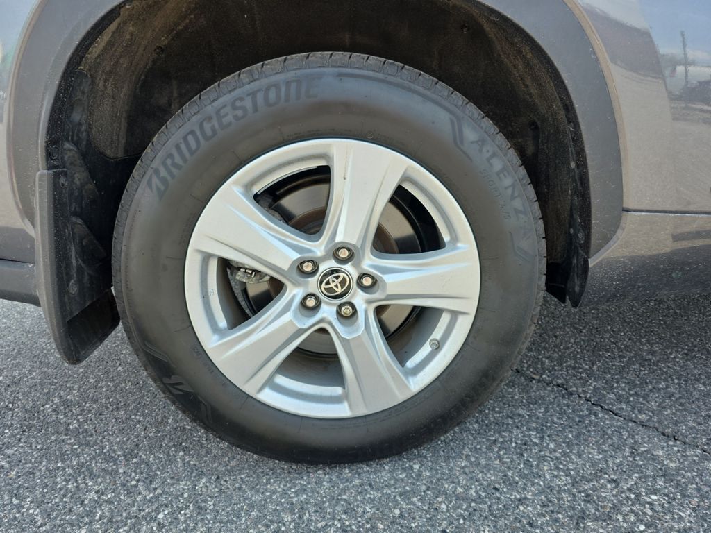 2023 Toyota Highlander LE Cockeysville MD