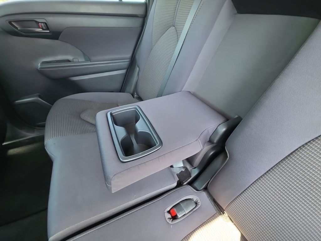 2023 Toyota Highlander LE Cockeysville MD