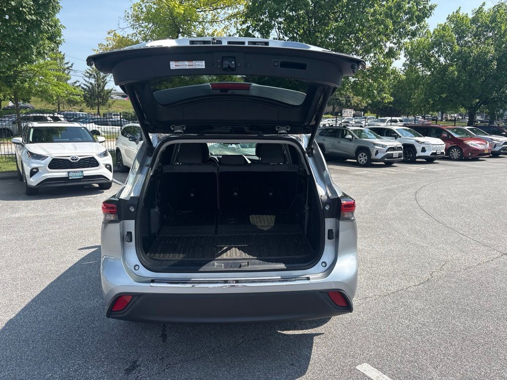 2023 Toyota Highlander LE Cockeysville MD