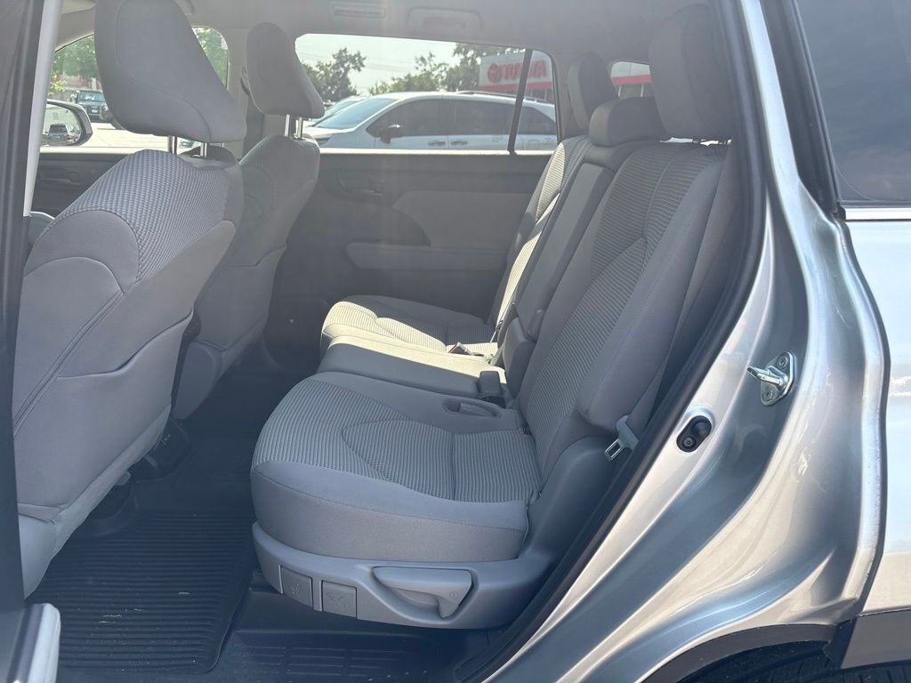 2023 Toyota Highlander LE Cockeysville MD