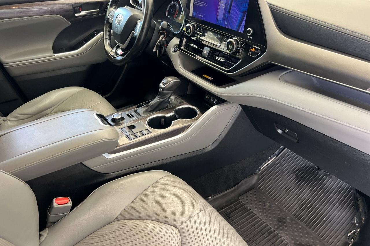 2023 Toyota Highlander Limited Roseville CA