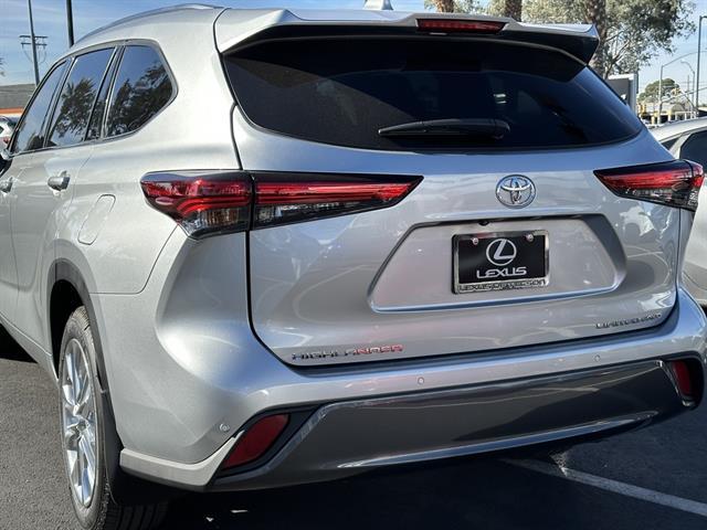 2023 Toyota Highlander Limited Tucson AZ