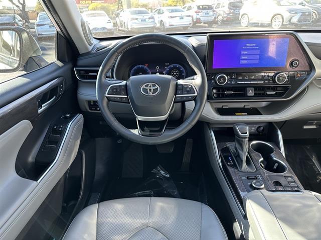2023 Toyota Highlander Limited Tucson AZ
