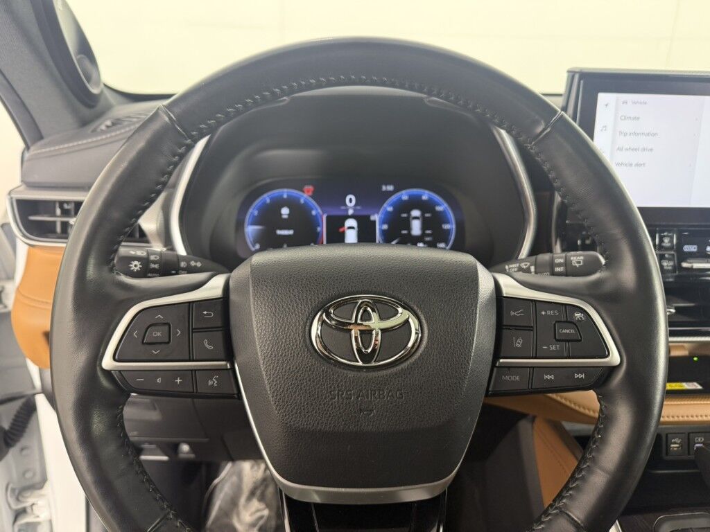2023 Toyota Highlander Platinum AWD (Natl) Maumee OH