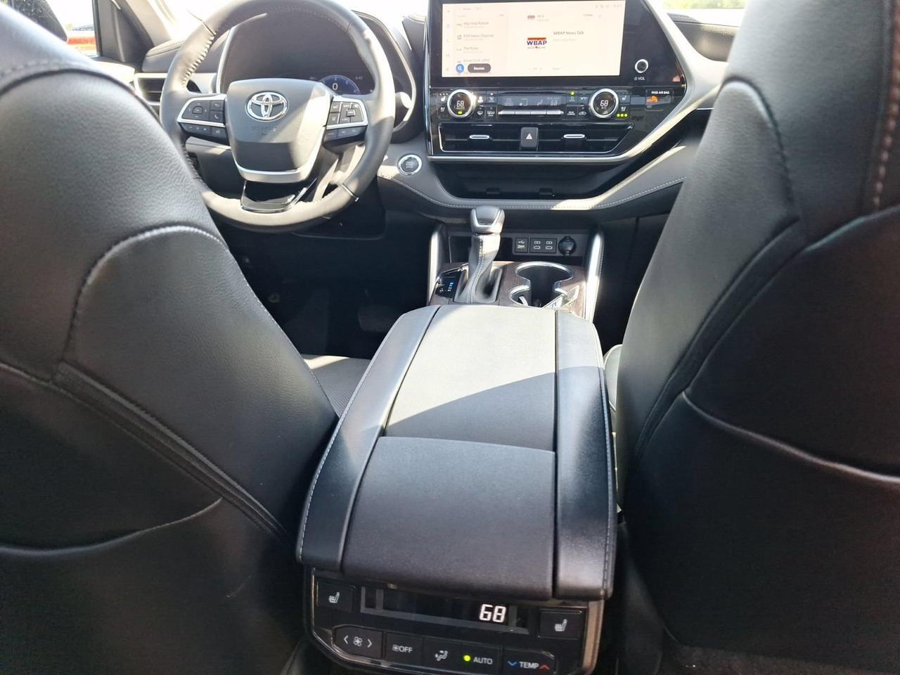 2023 Toyota Highlander Platinum Hurst TX