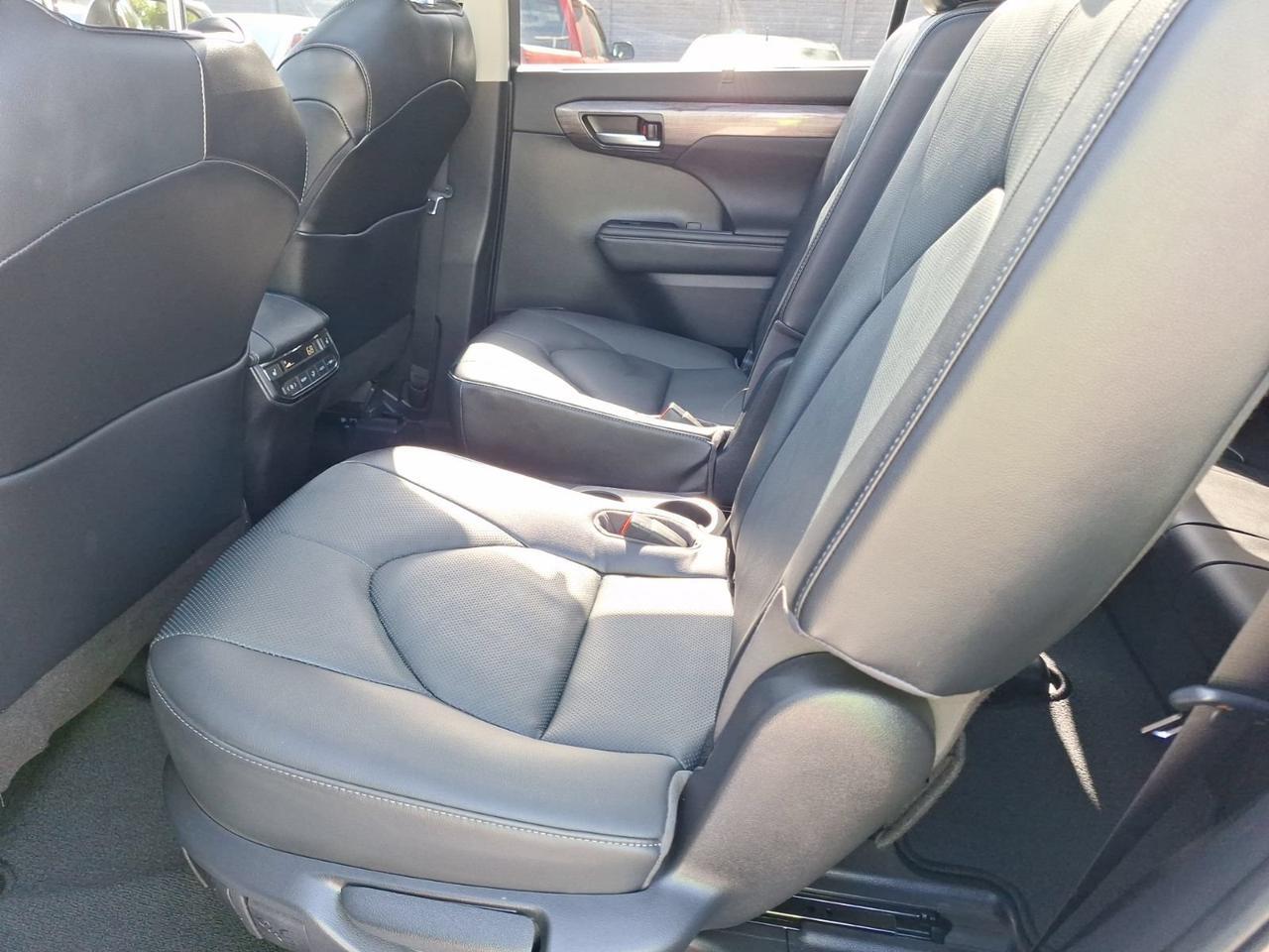 2023 Toyota Highlander Platinum Hurst TX