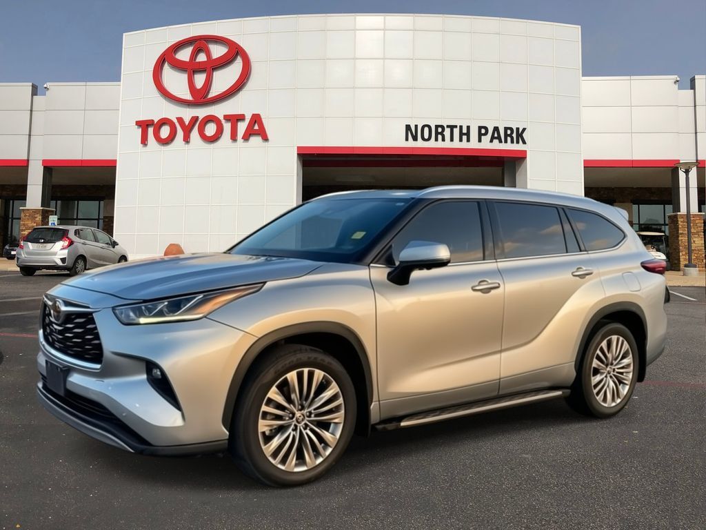 2023 Toyota Highlander Platinum