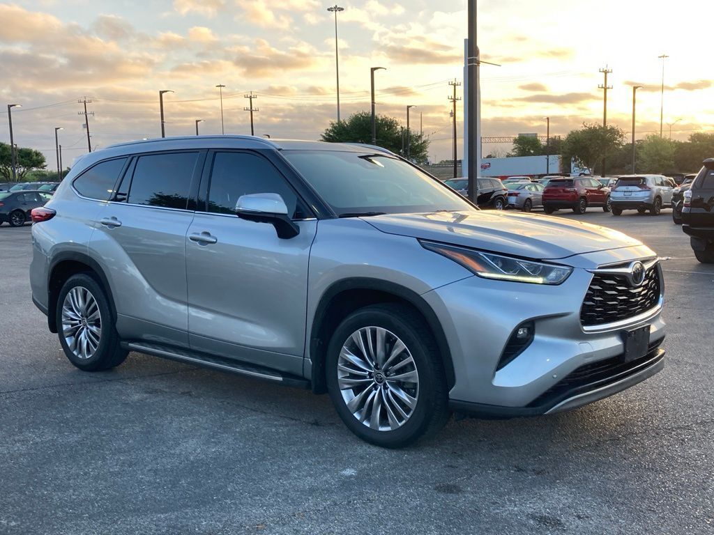 2023 Toyota Highlander Platinum