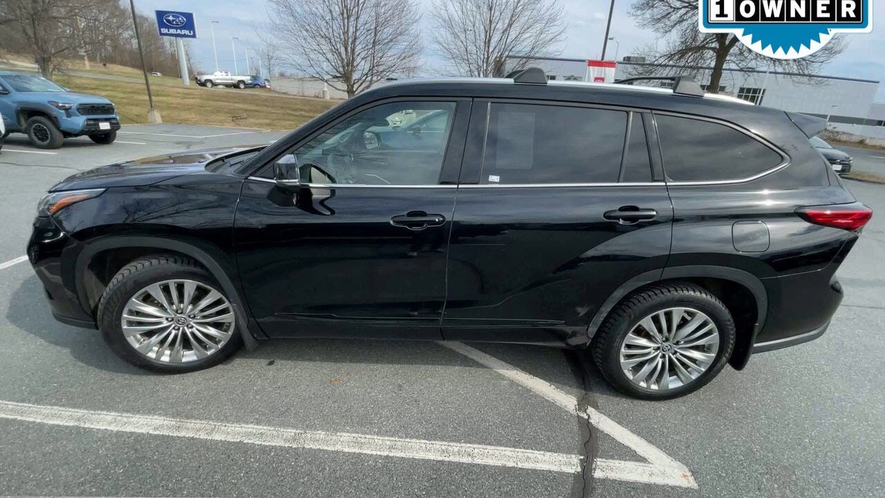 2023 Toyota Highlander Platinum White River Junction VT