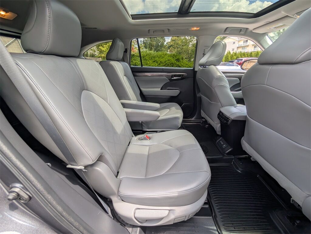 2023 Toyota Highlander Platinum
