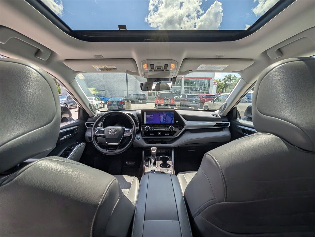 2023 Toyota Highlander Platinum