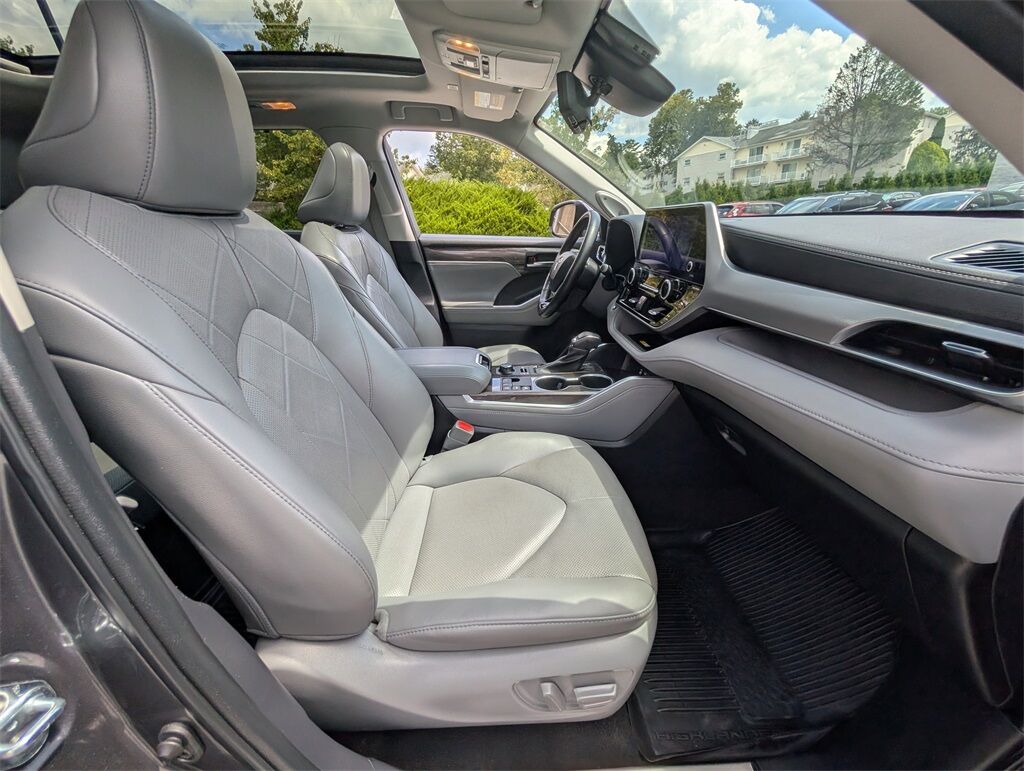 2023 Toyota Highlander Platinum