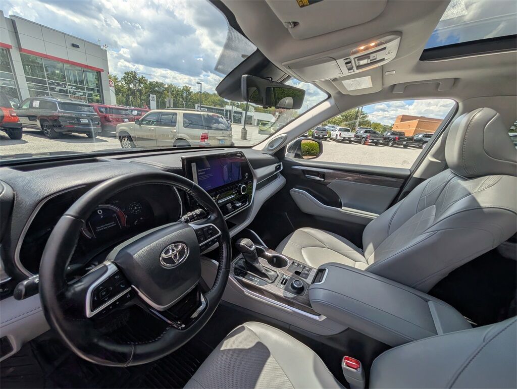 2023 Toyota Highlander Platinum